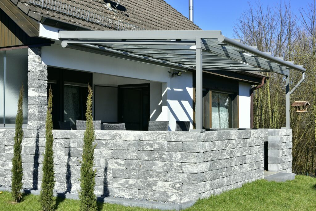 Pergola als Sonnenschutz Terrassenüberdachung Ravensburg